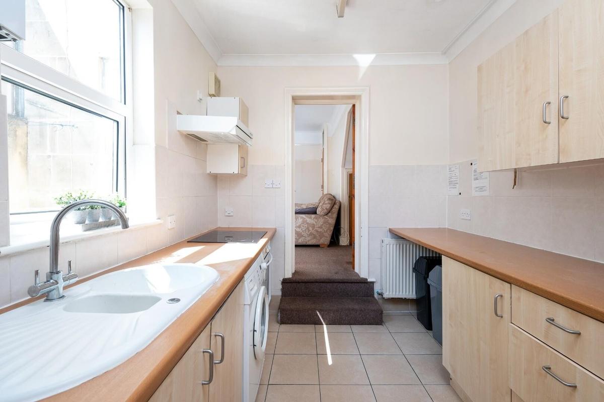 5 bedroom house for rent St. Kildas Road, Bath, BA2 3QL UniHomes