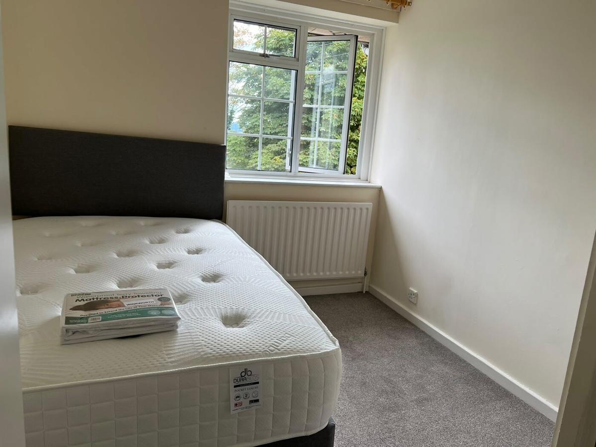 1 bedroom house on Brougham Place, Farnham, Surrey