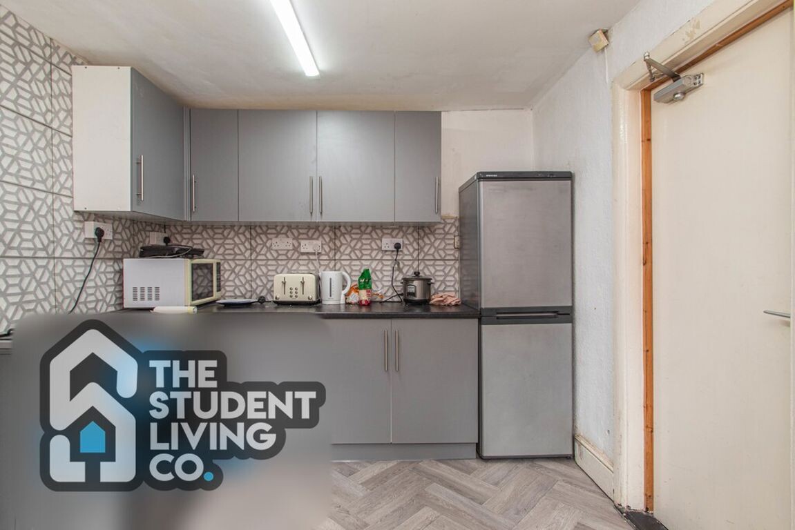 5 bedroom house on Lenton Boulevard, Lenton, Nottingham