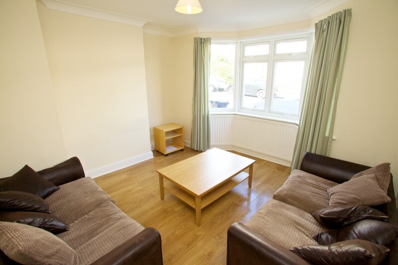 6 bedroom house for rent Rokeby Gardens, Leeds, LS6 3JZ UniHomes