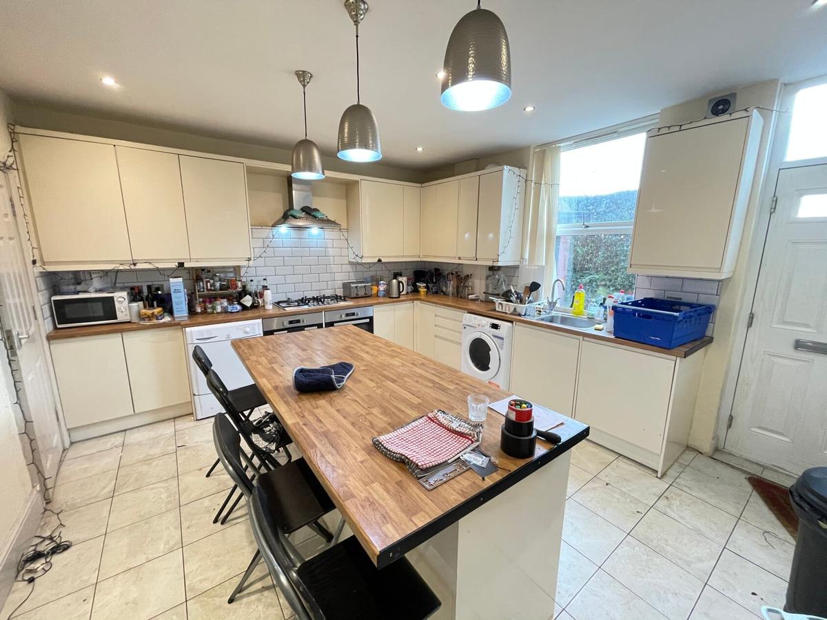 6 bedroom house for rent Hartley Avenue, Leeds, LS6 2LW UniHomes