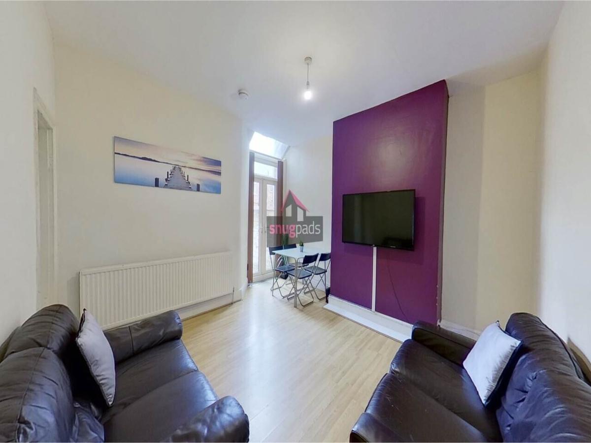 3 bedroom house for rent Bolton Road, Manchester, M6 7HP UniHomes