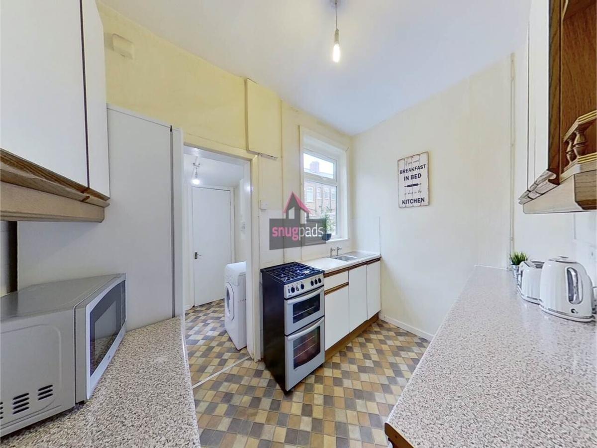 3 bedroom house for rent Bolton Road, Manchester, M6 7HP UniHomes