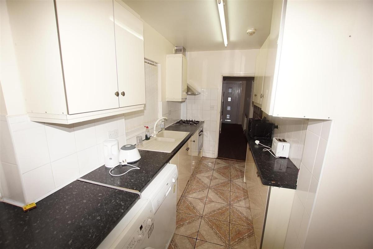 4 bedroom house for rent Oak Tree Lane, Birmingham, B29 6HY UniHomes