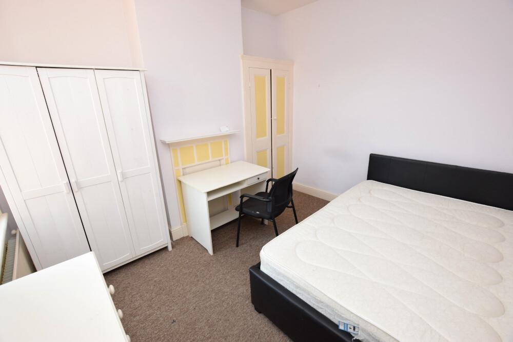 4 bedroom house for rent Kingsthorpe Grove, 24/25, Northampton, NN2 6NS