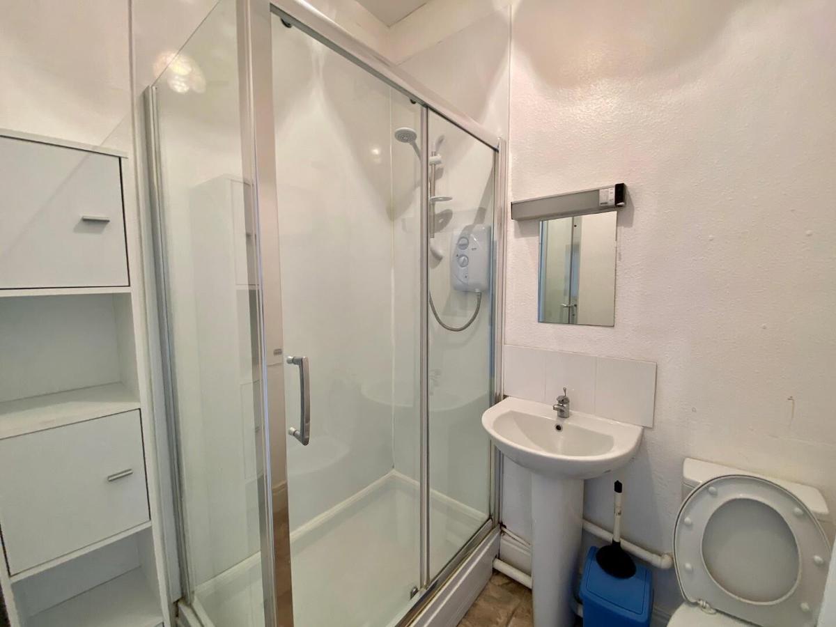 3 bedroom apartment for rent Park Street, Bath, BA1 2TD UniHomes