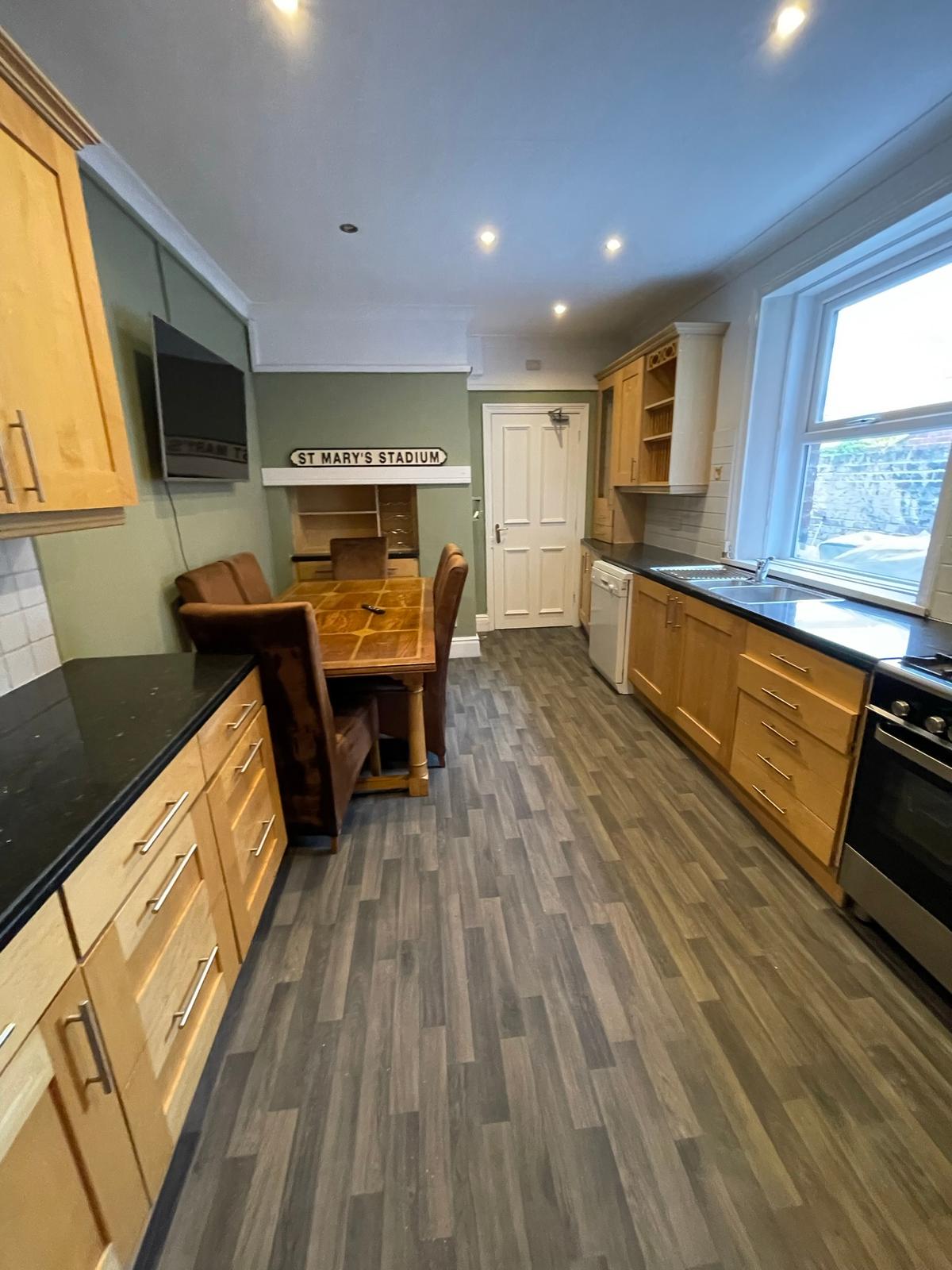 7 bedroom house for rent Larkspur Terrace, Newcastle, NE2 2DU UniHomes