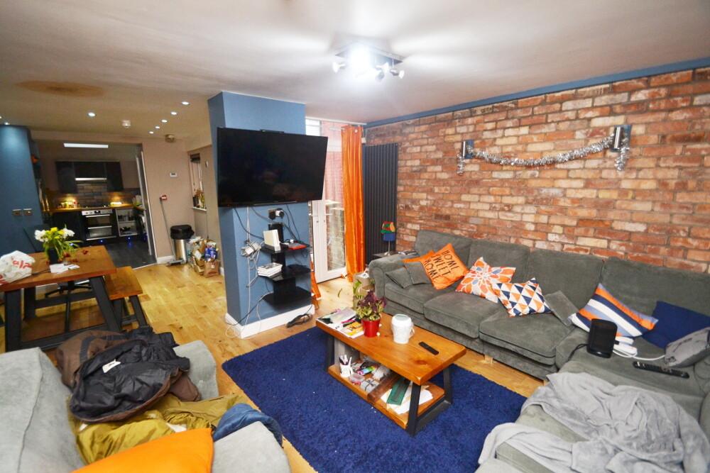 6 bedroom house for rent Moseley Road, Manchester, M14 6PD UniHomes
