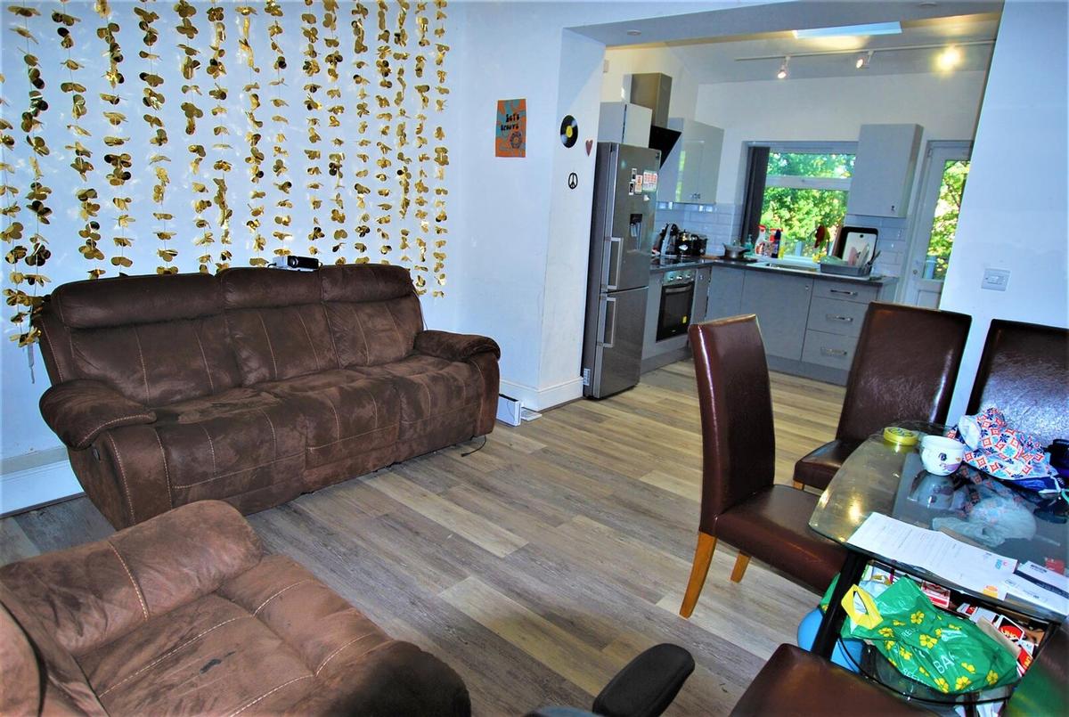 4 bedroom house for rent Crookes Road, Sheffield, S10 5BB UniHomes