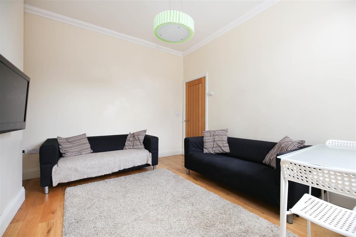 3 bedroom apartment for rent Amble Grove, Newcastle, NE2 1NY UniHomes