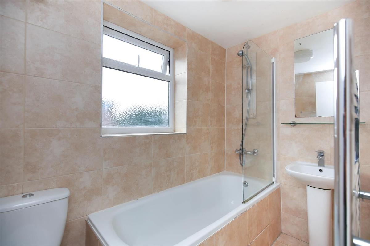 3 bedroom apartment for rent Amble Grove, Newcastle, NE2 1NY UniHomes