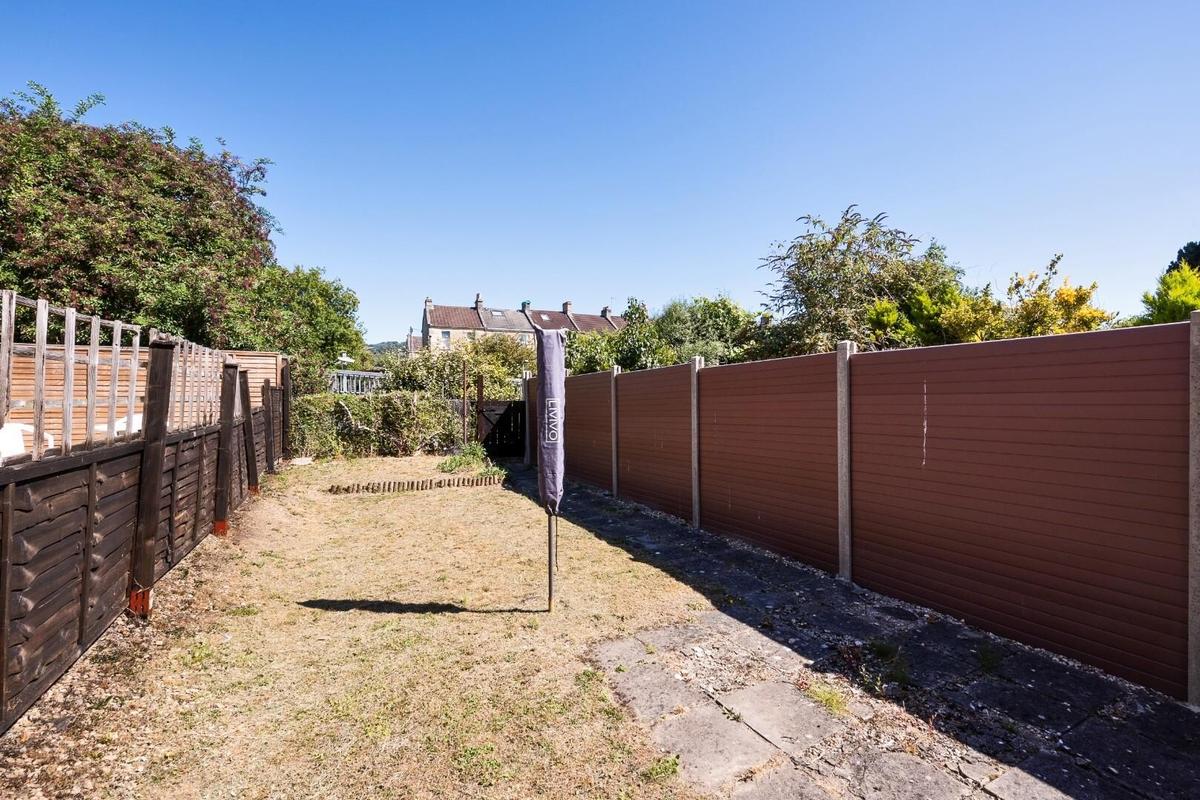 4 bedroom house for rent Triangle North, Bath, BA2 3JB UniHomes