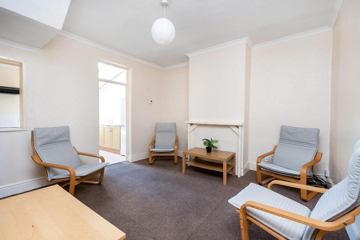 4 bedroom house for rent Triangle North, Bath, BA2 3JB UniHomes