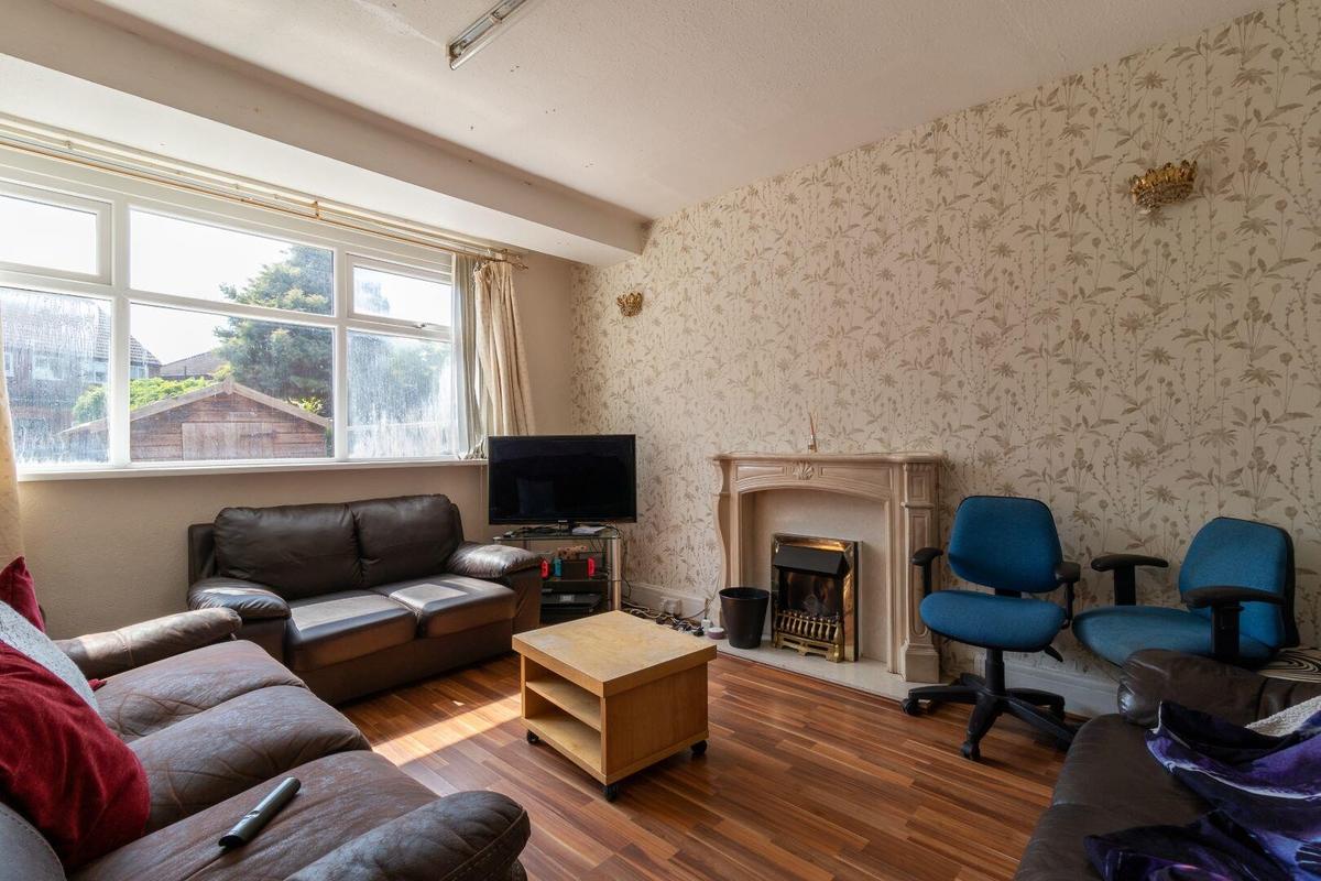 4 bedroom house on Eden Drive, Burley, Leeds
