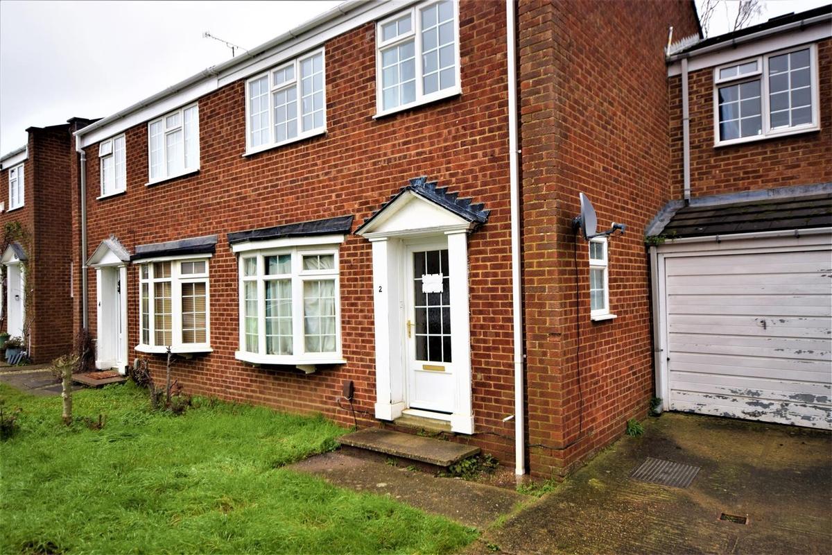 4 bedroom house for rent Lynwood, Surrey, GU2 7NY UniHomes