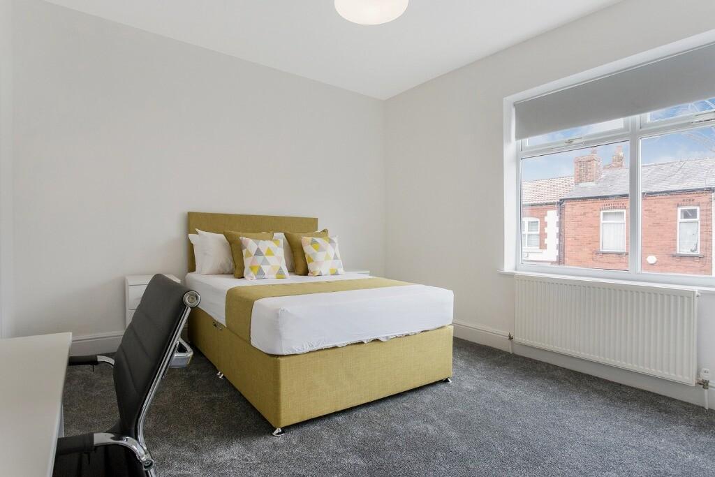 3 bedroom house for rent Irlam Avenue Eccles, Manchester, M30 0JR UniHomes