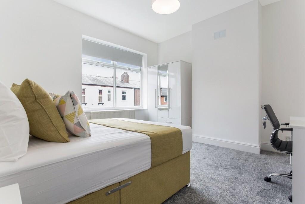 3 bedroom house for rent Irlam Avenue Eccles, Manchester, M30 0JR