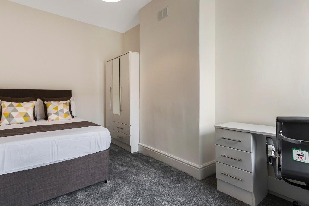 3 bedroom house for rent Irlam Avenue Eccles, Manchester, M30 0JR