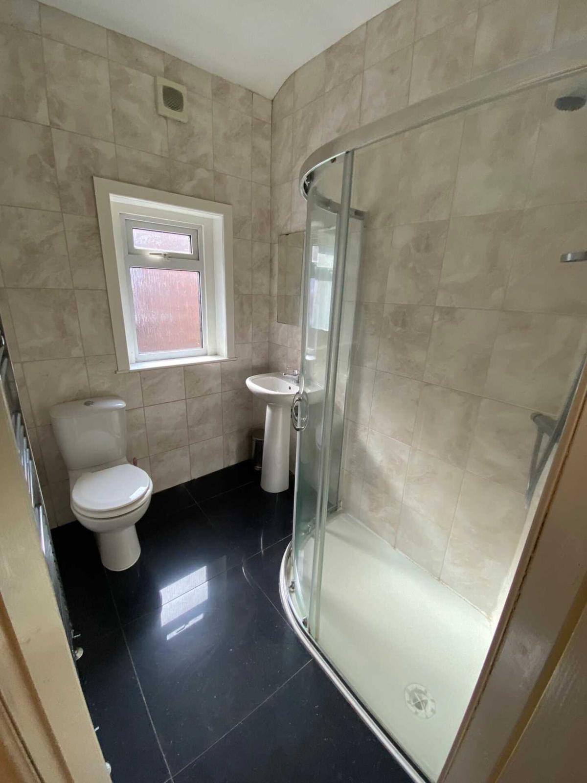6 bedroom house for rent Cawdor Road, Manchester, M14 6LR UniHomes