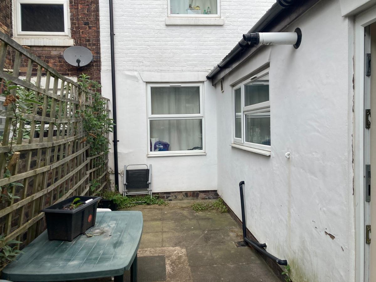 4 bedroom house for rent Queen Anne Street StokeonTrent, ST4 2EQ