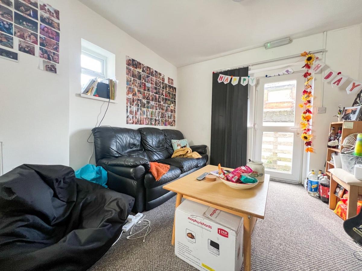 1 bedroom house for rent PenYWain Road Cardiff, CF24 4GG UniHomes