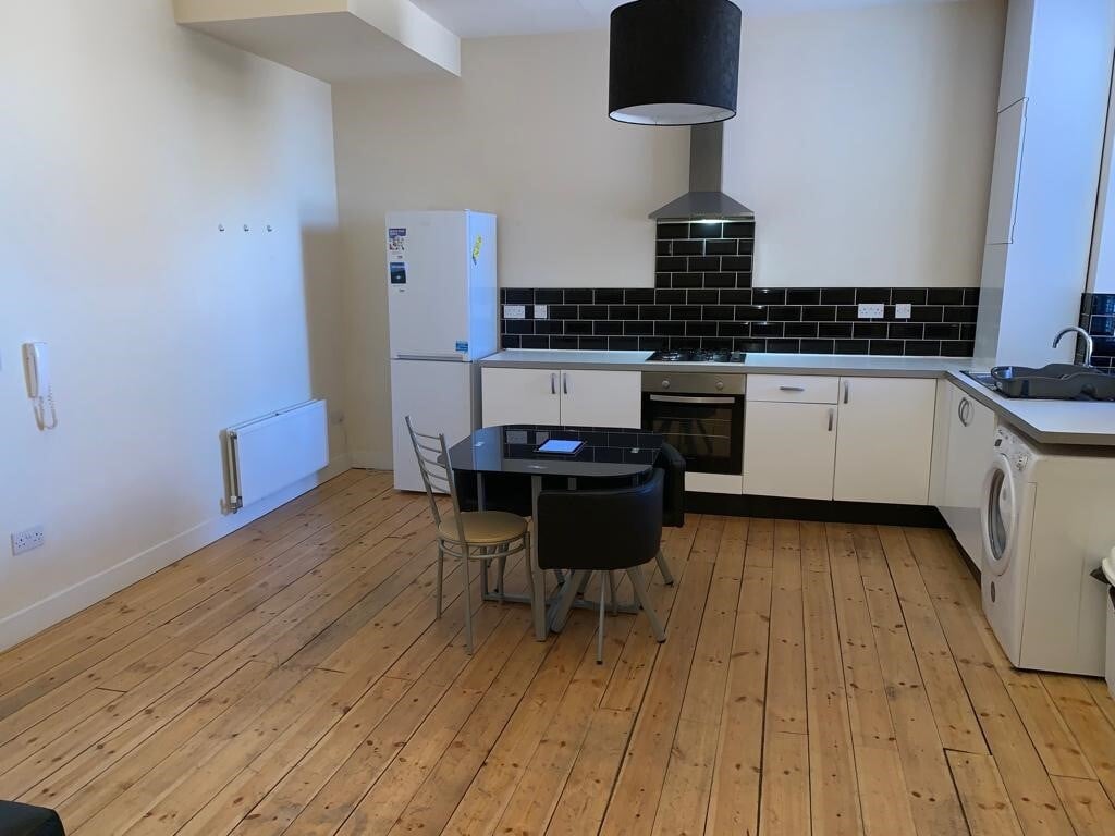 3 bedroom apartment for rent Heaton Road, Newcastle, NE6 5HN UniHomes