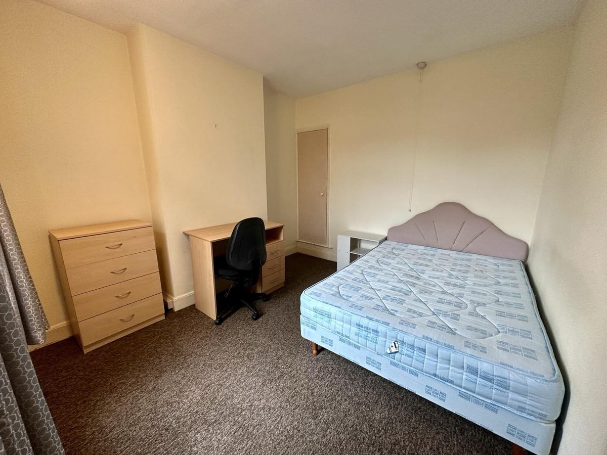 3 bedroom house for rent Avenue Road Extension Leicester, Leicester