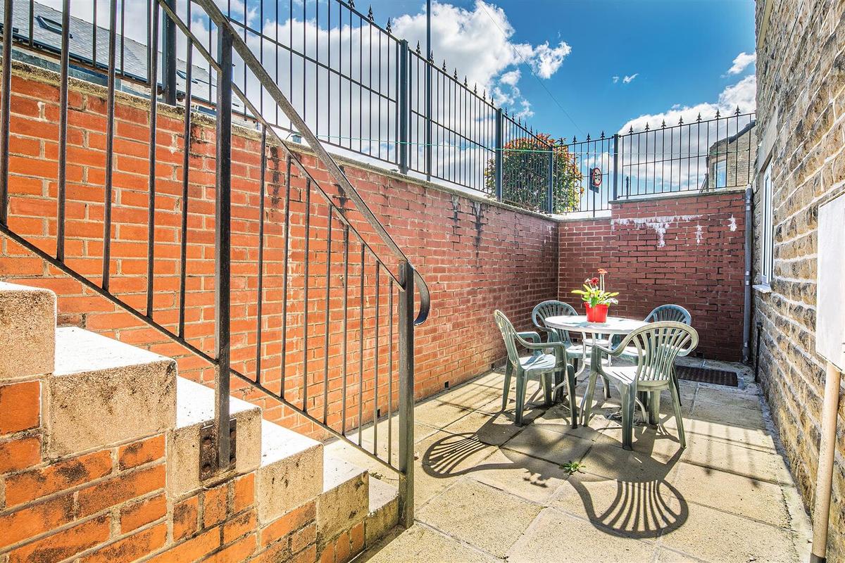 6 bedroom house for rent Heavygate Road, Sheffield, S10 1PH UniHomes