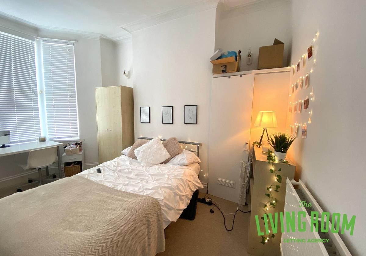 5 bedroom house on Tewkesbury Street, Cathays, Cardiff