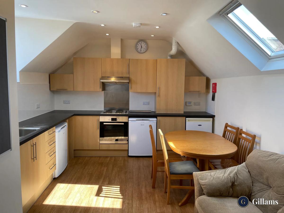 4 bedroom apartment on North Street, City Centre, Exeter