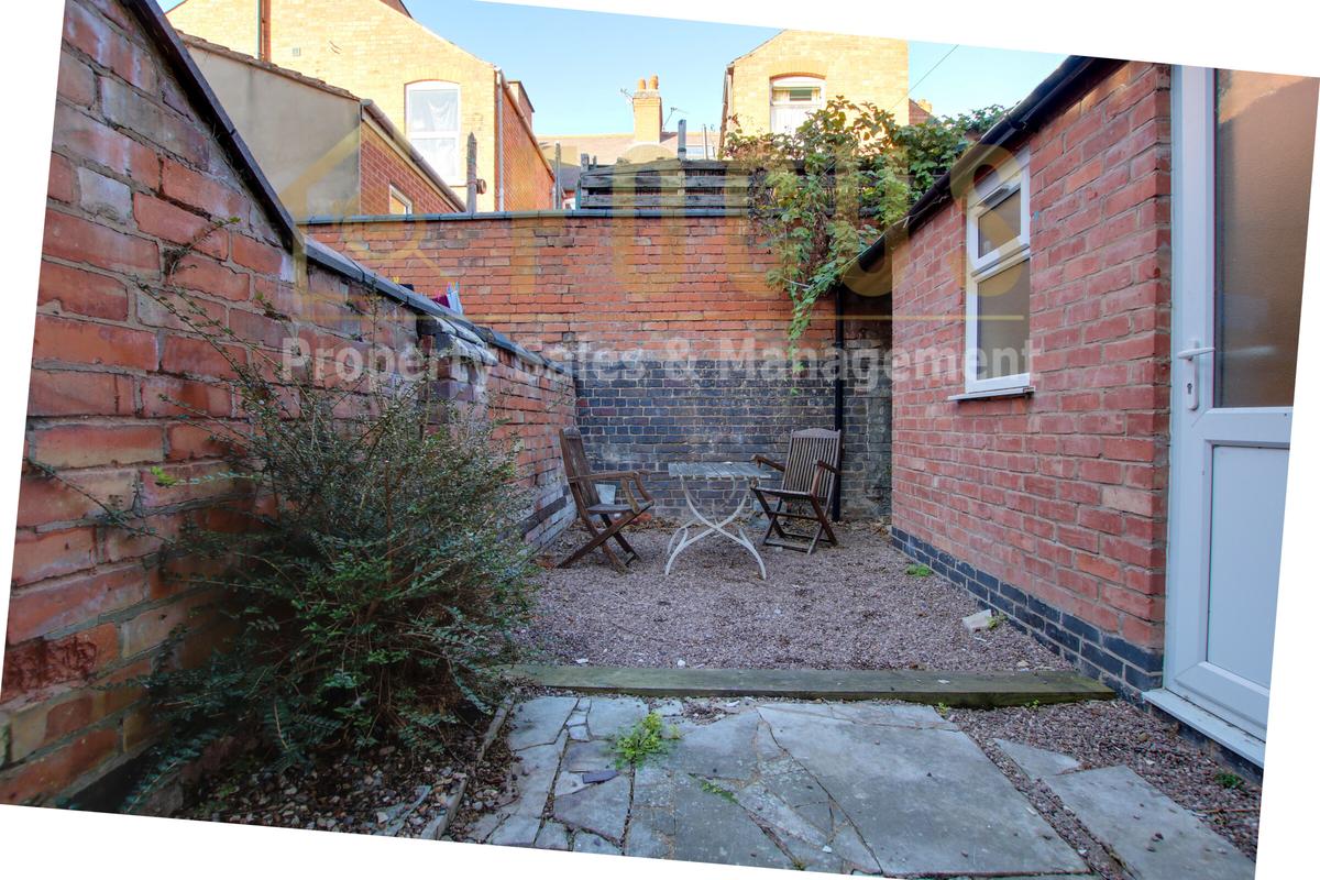 4 bedroom house for rent Barclay Street Leicester, LE3 0JE UniHomes