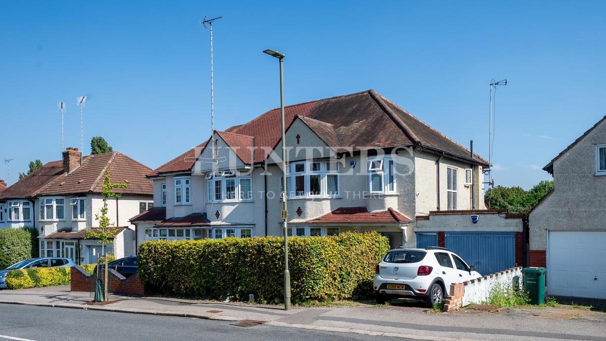 3 bedroom house for rent Netherlands Road, London, EN5 1BW UniHomes