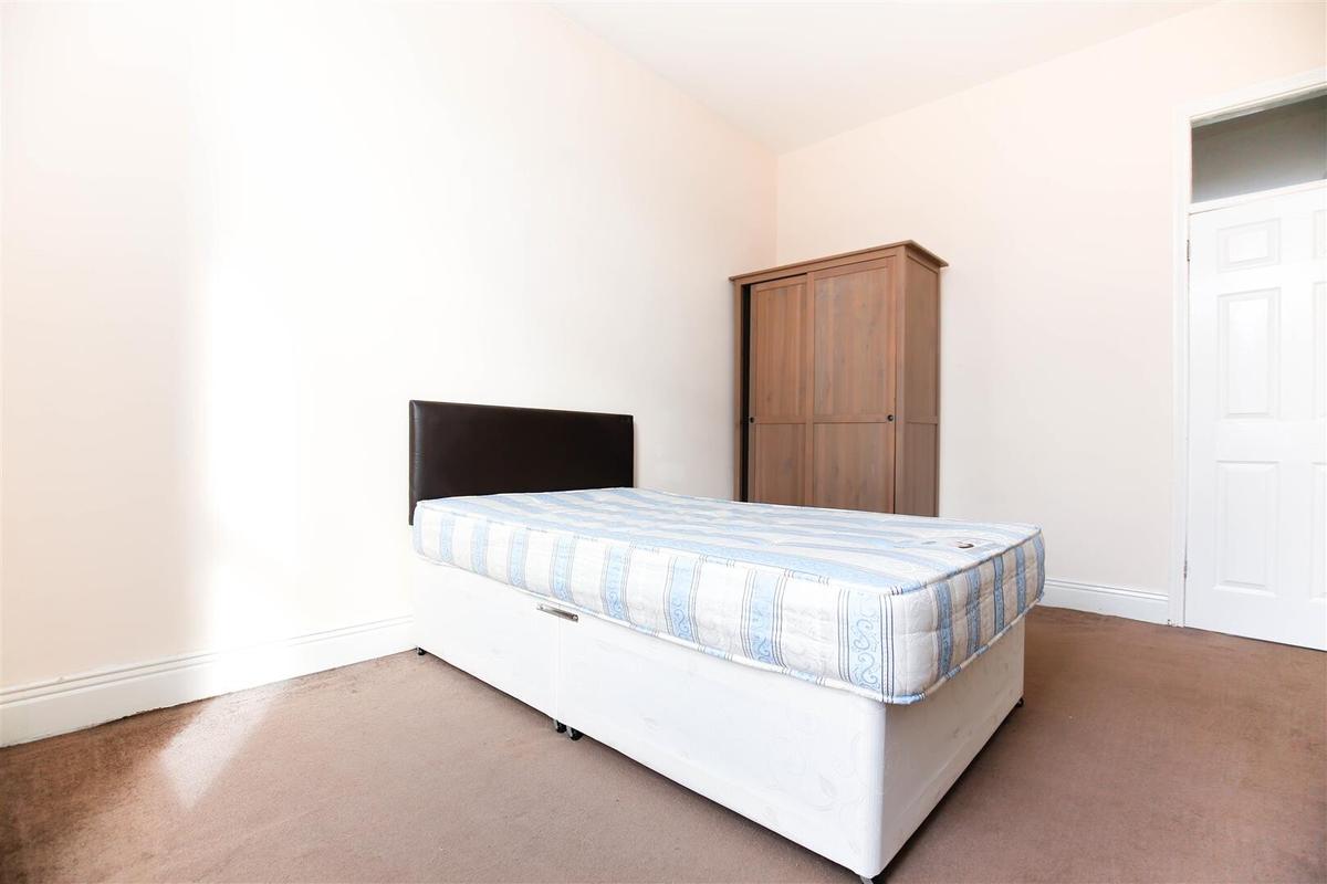 3 bedroom apartment for rent Sackville Road, Newcastle, NE6 5TA UniHomes