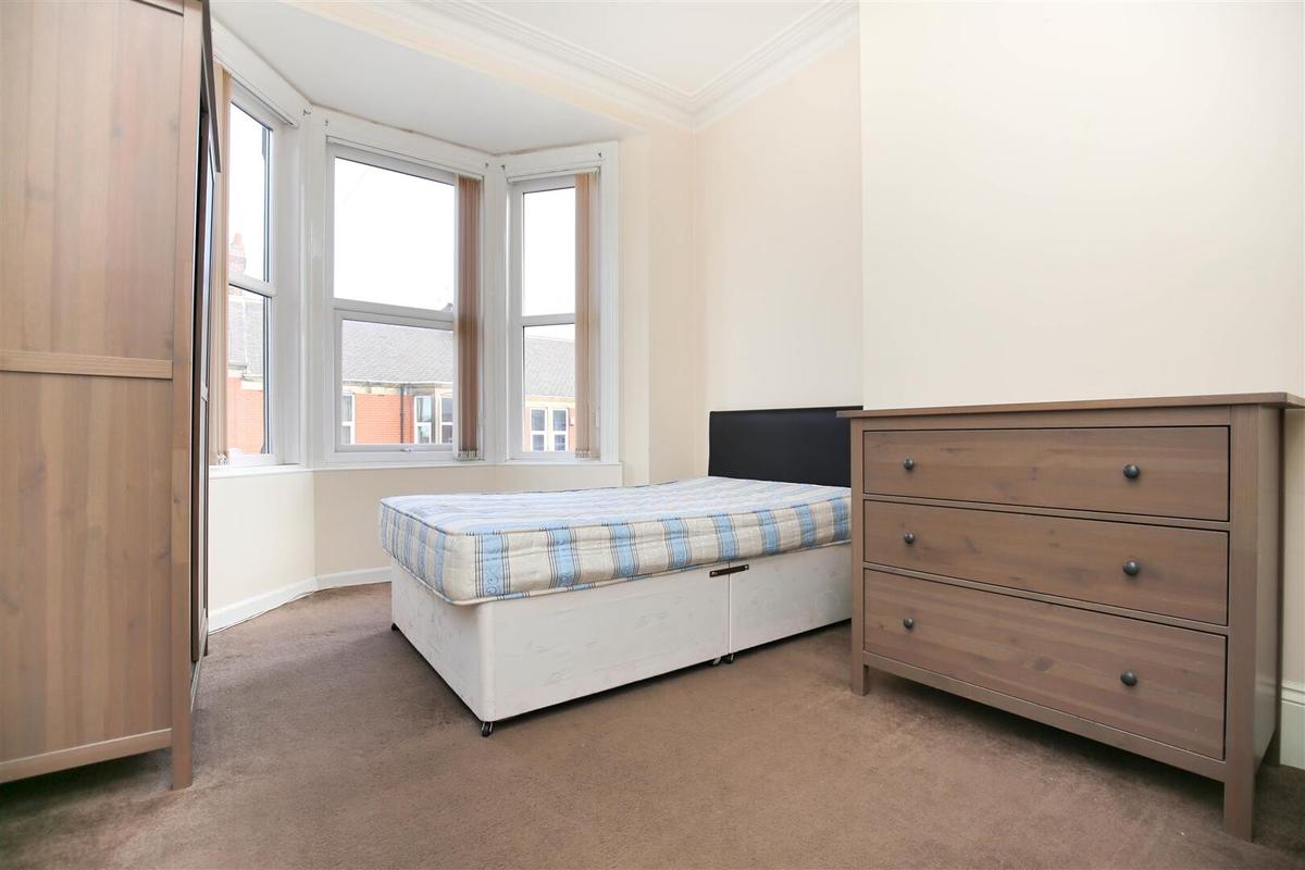 3 bedroom apartment for rent Sackville Road, Newcastle, NE6 5TA UniHomes