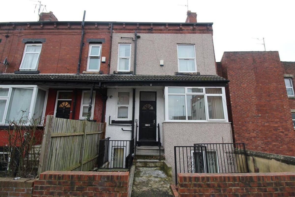 5 bedroom house for rent Village Terrace, Leeds, LS4 2NU UniHomes