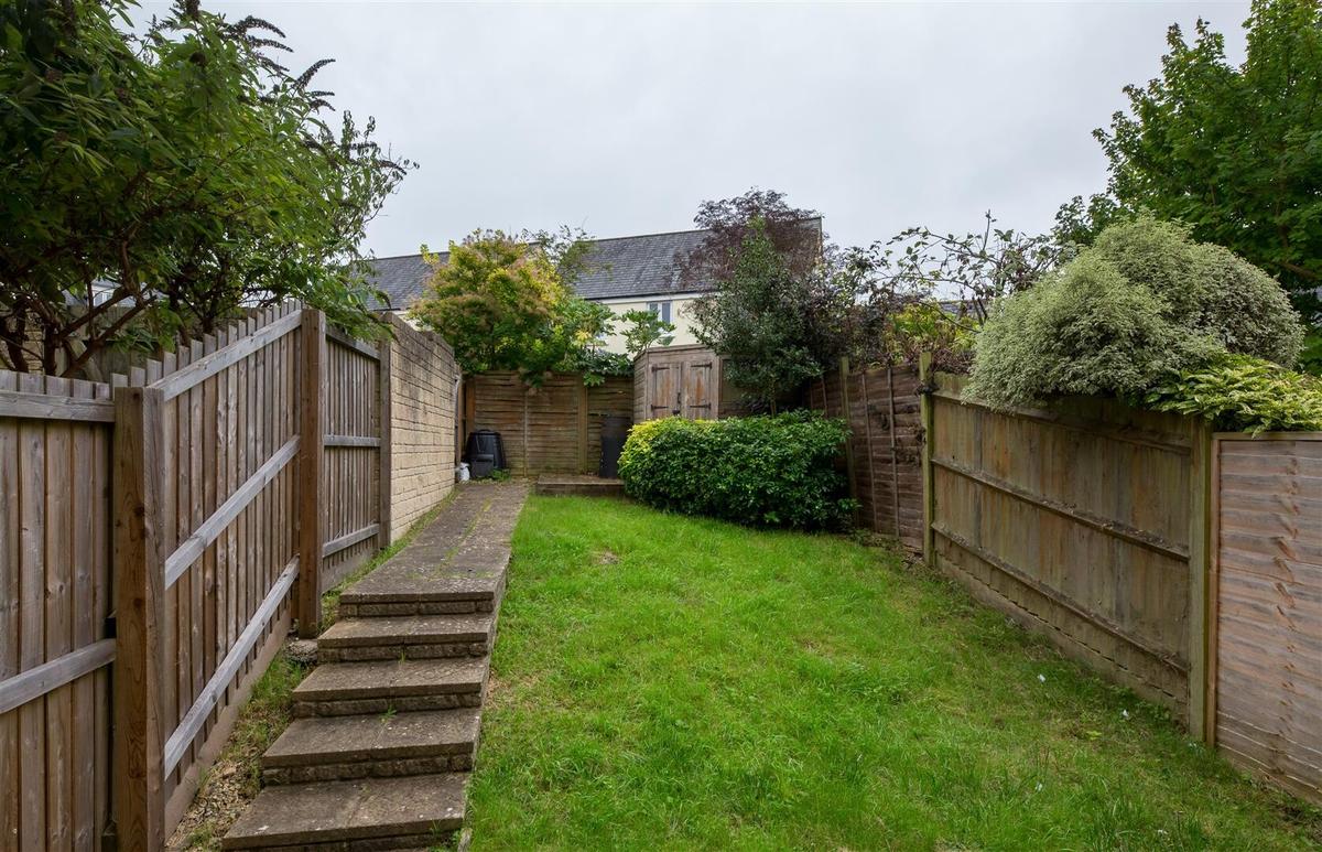 5 bedroom house for rent Middlewood Close, Bath, BA2 2TU UniHomes