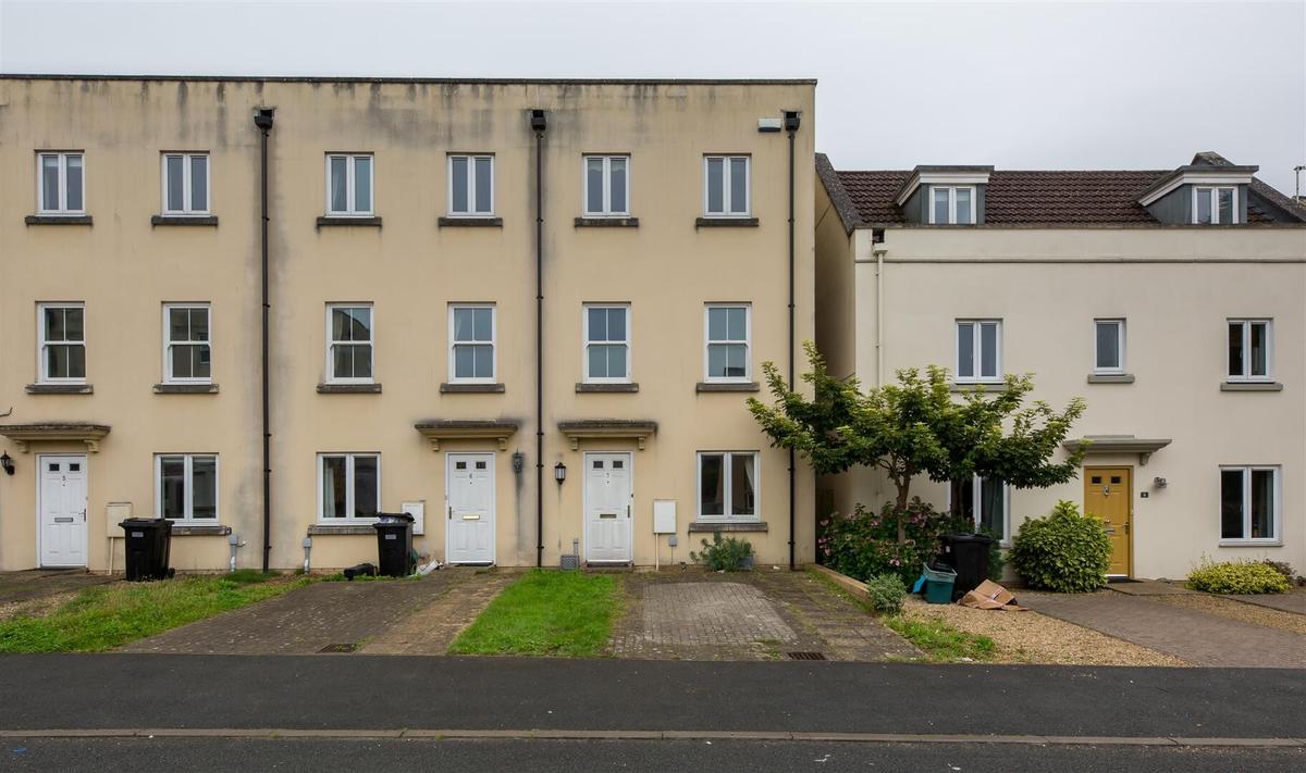 5 bedroom house for rent Middlewood Close, Bath, BA2 2TU UniHomes