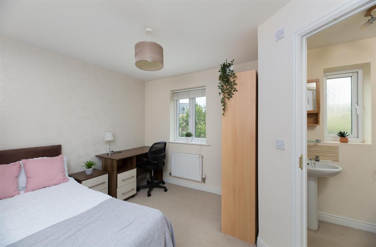 5 bedroom house for rent Middlewood Close, Bath, BA2 2TU UniHomes