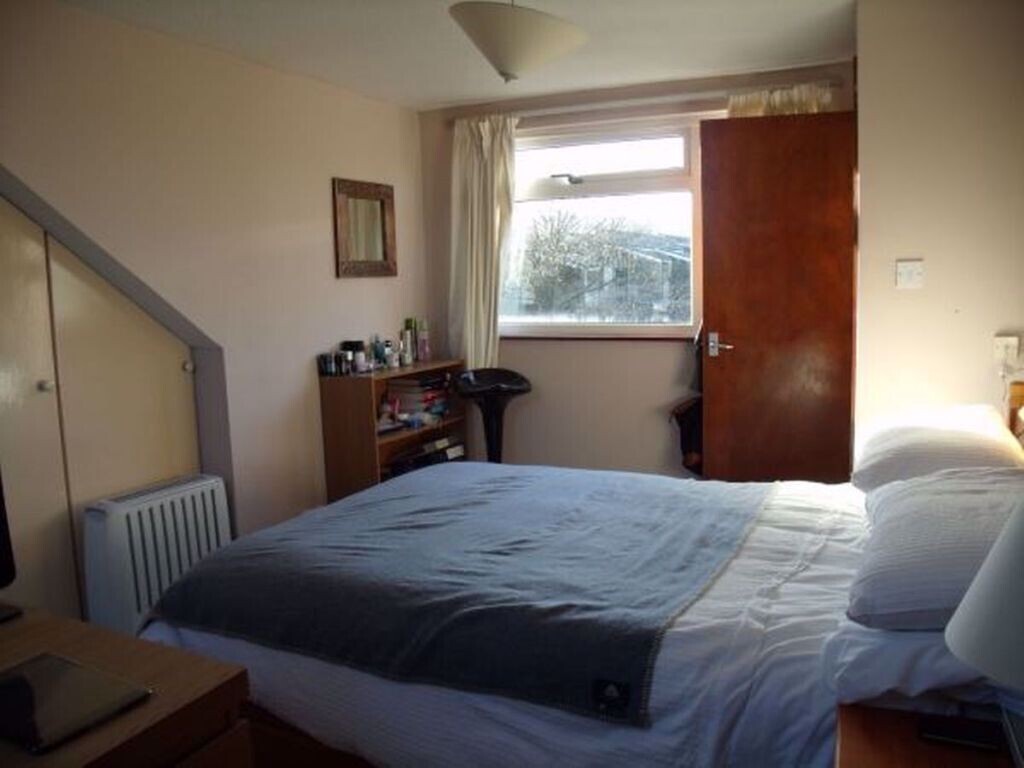 4 bedroom house for rent Ringwood Road, Bath, BA2 3JL UniHomes