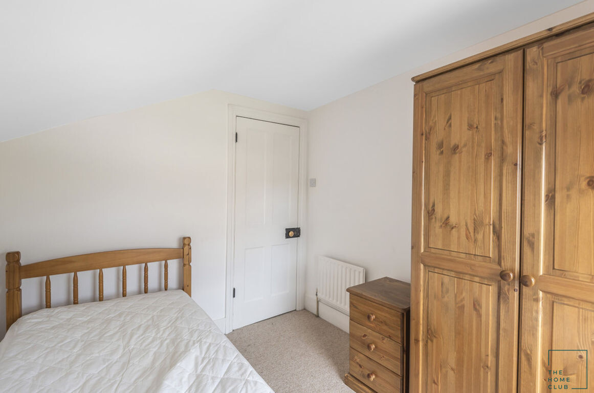 4 bedroom house for rent Worplesdon Road, Surrey, GU2 9RS UniHomes