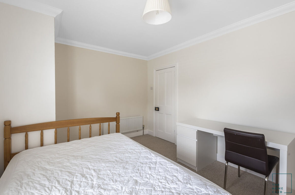 4 bedroom house for rent Worplesdon Road, Surrey, GU2 9RS UniHomes