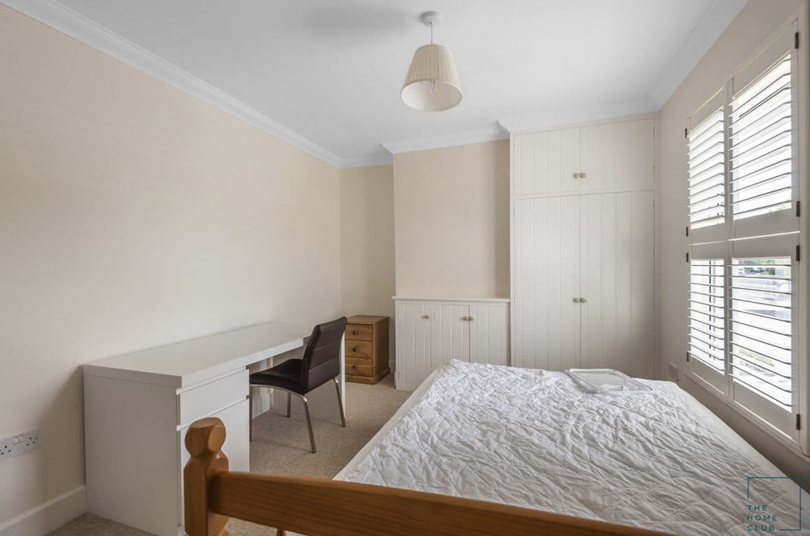 4 bedroom house for rent Worplesdon Road, Surrey, GU2 9RS UniHomes