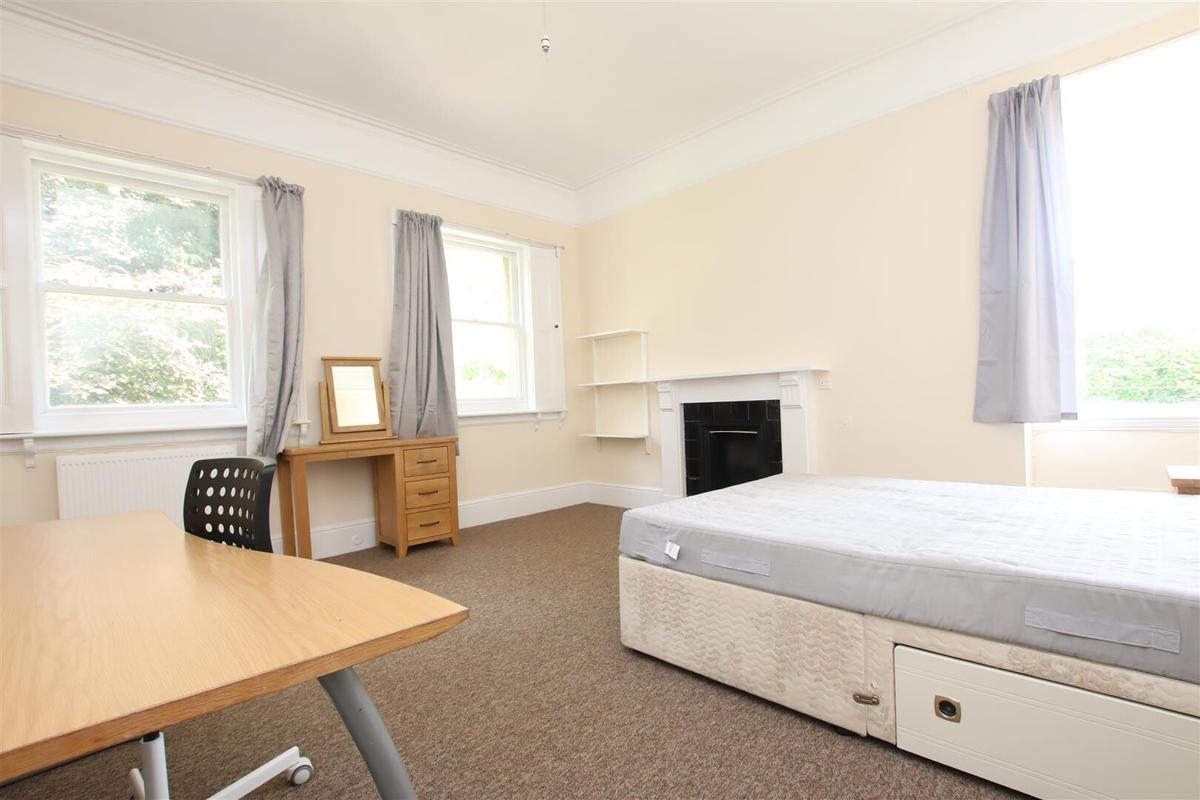 3 bedroom apartment for rent Weston Park East, Bath, BA1 2XA UniHomes