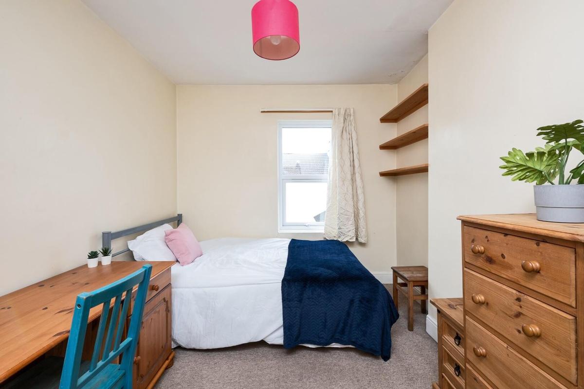 5 bedroom house for rent St. Peters Terrace, Bath, BA2 3BT UniHomes