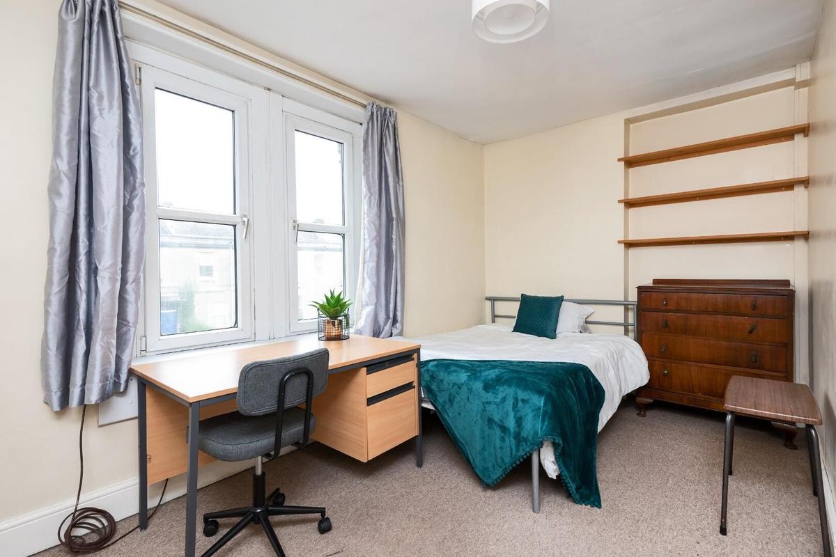 5 bedroom house for rent St. Peters Terrace, Bath, BA2 3BT UniHomes