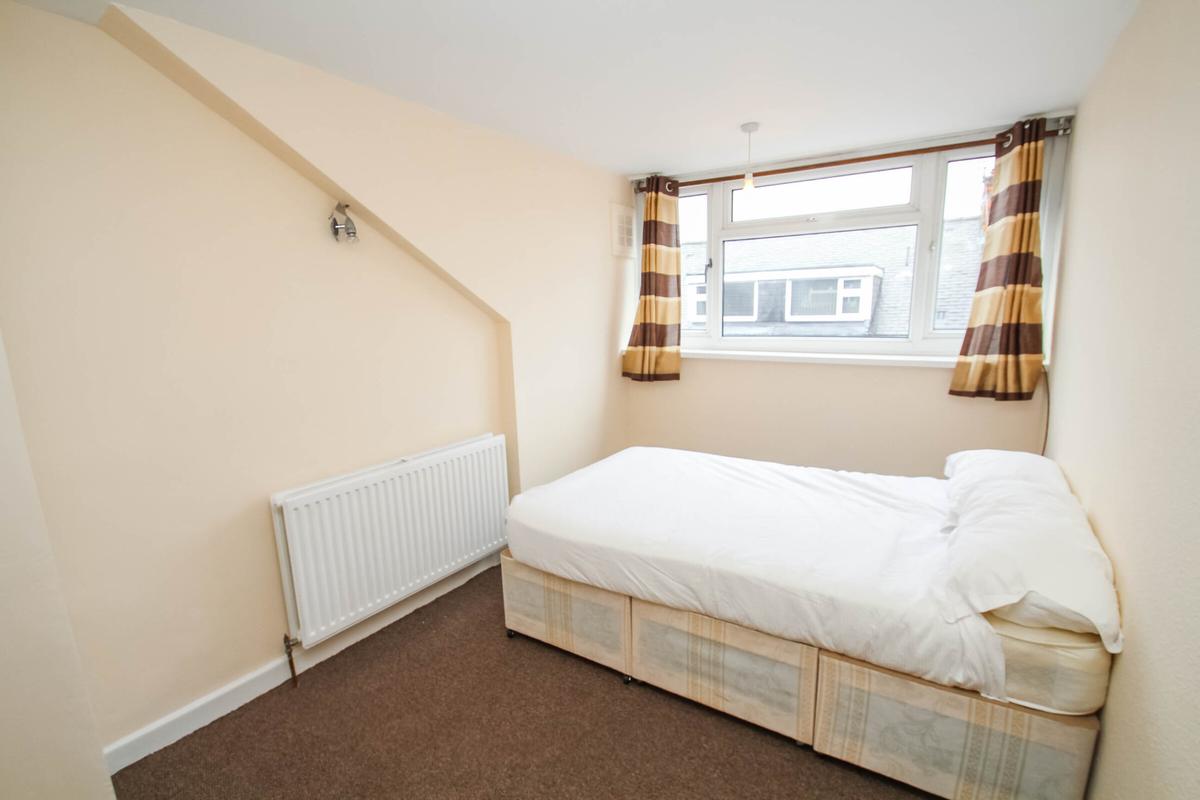 2 bedroom house for rent Hyde Park, Leeds, LS6 1RH UniHomes