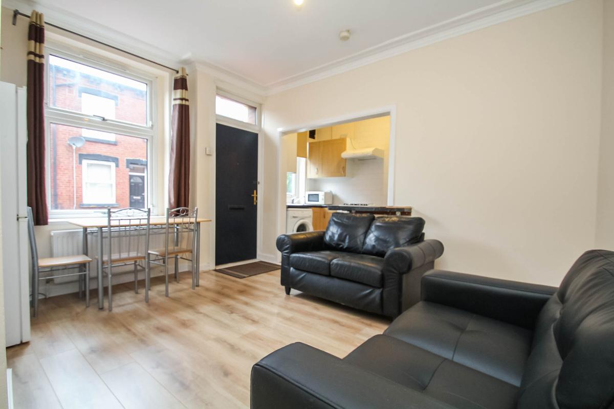 2 bedroom house for rent Hyde Park, Leeds, LS6 1RH UniHomes