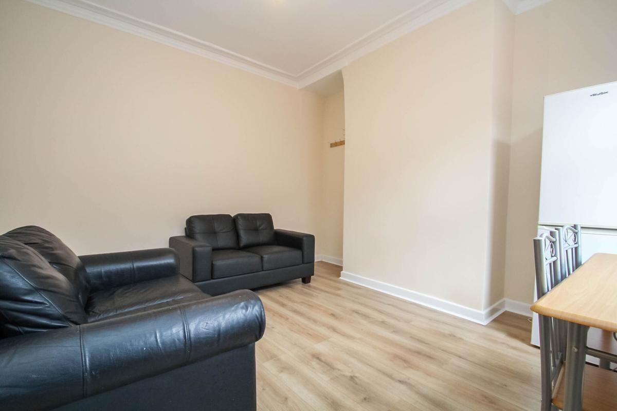 2 bedroom house for rent Hyde Park, Leeds, LS6 1RH UniHomes