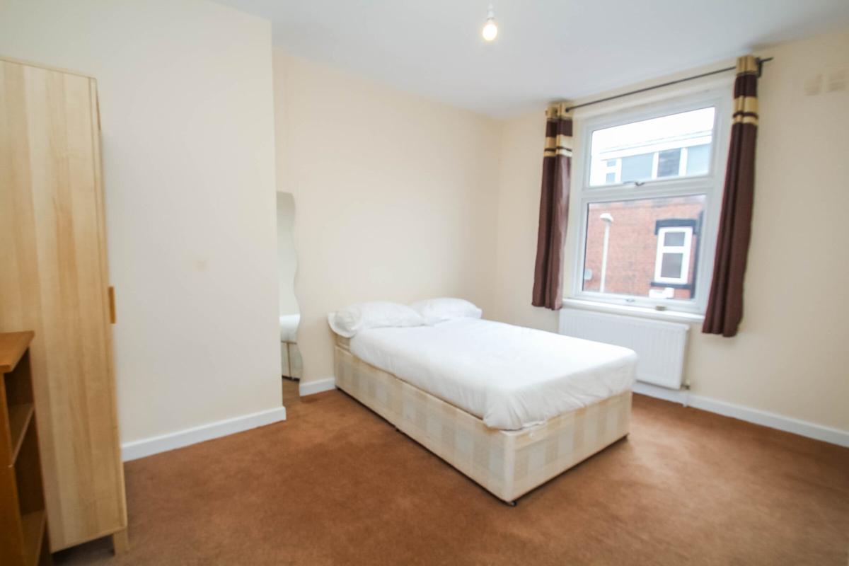 2 bedroom house for rent Hyde Park, Leeds, LS6 1RH UniHomes