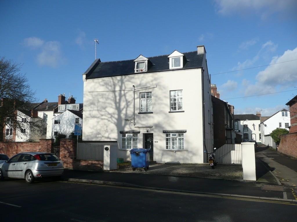 12 bedroom house for rent Portland Place West, Leamington Spa, CV32 5EX